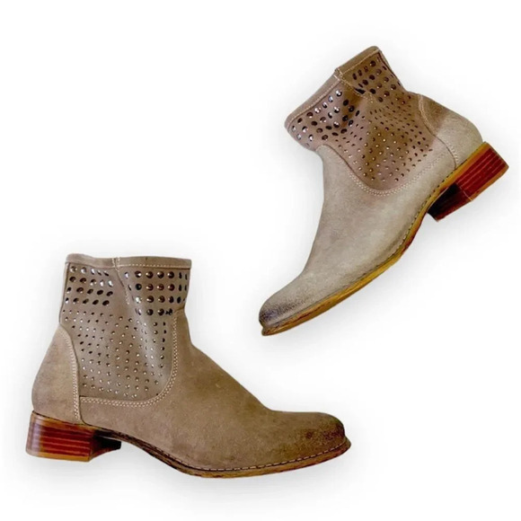 Aldo Slouchy Taupe Gray Suede Ankle Boot Rivets 10 Moto Boho Stevie Nicks Bootie - Picture 1 of 11
